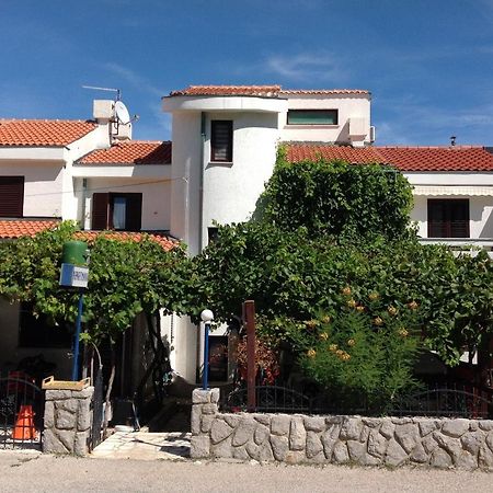 Apartmani Marko Baška Extérieur photo